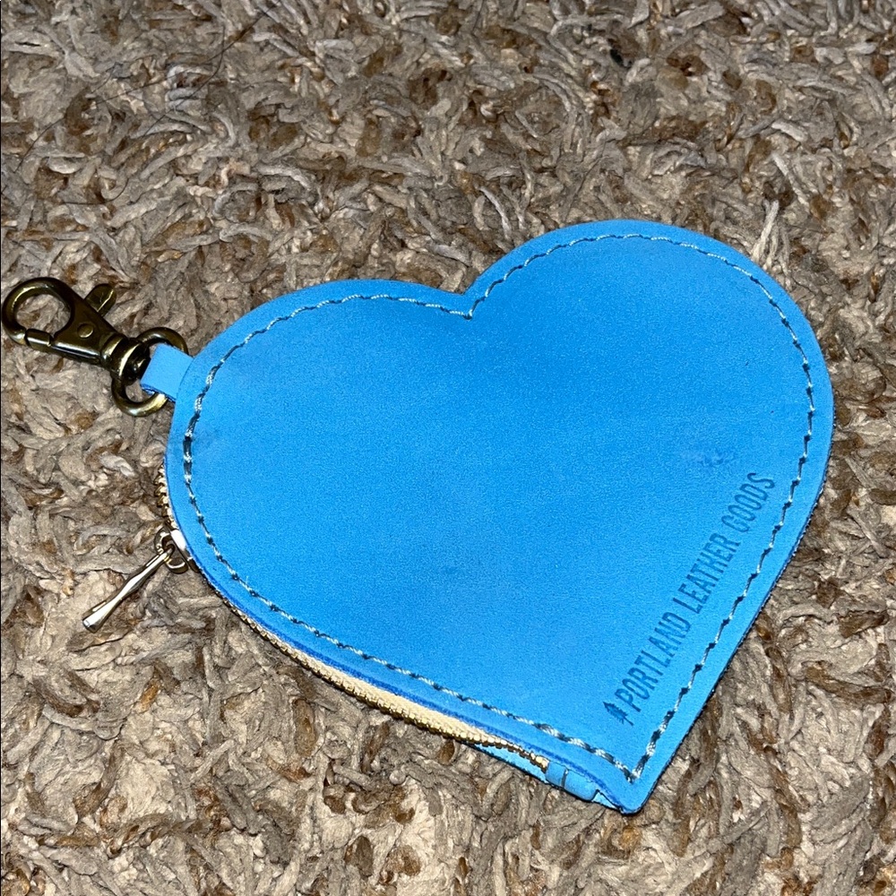 Iceberg Blue Heart-Shaped Leather Coin Purse